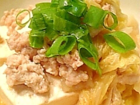 鍋に放り込むだけ！白菜と豆腐のそぼろ煮♪